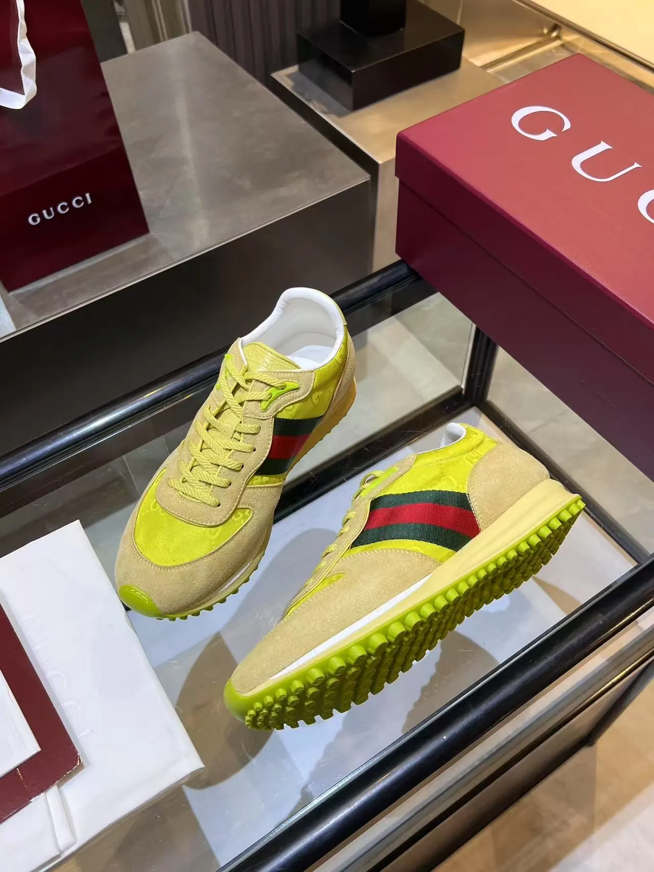 Men's Men's Shoes 💰620💰 Gucci Gucci Top Version Latest Catwalk Style Re-Motion Series Thick-soled Casual Sneakers Original Purchased, Developed and Made. This sneaker has a detachable and adjustable ankle strap, adding a dynamic item to the 2025 spring and summer series. The light and flexible outsole has been specially treated and is filled with a strong retro style. Exquisite packaging at the delivery counter 🛍📦 ▪️Fabrics: Original custom imported first-layer cowhide ▪️Inner lining: Original custom-made breathable mesh ▪️Sole: Original molded TPU material ▪️Sole thickness: 3.5CM ▪️Size: 39-44 (customized at 38.45.46)